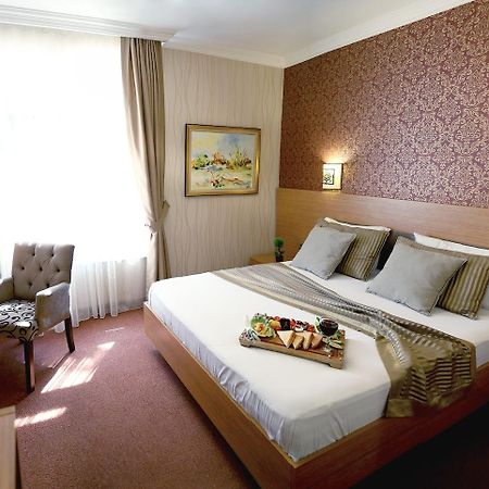 The Rise Aron Business Hotel Merter Istanboel Buitenkant foto