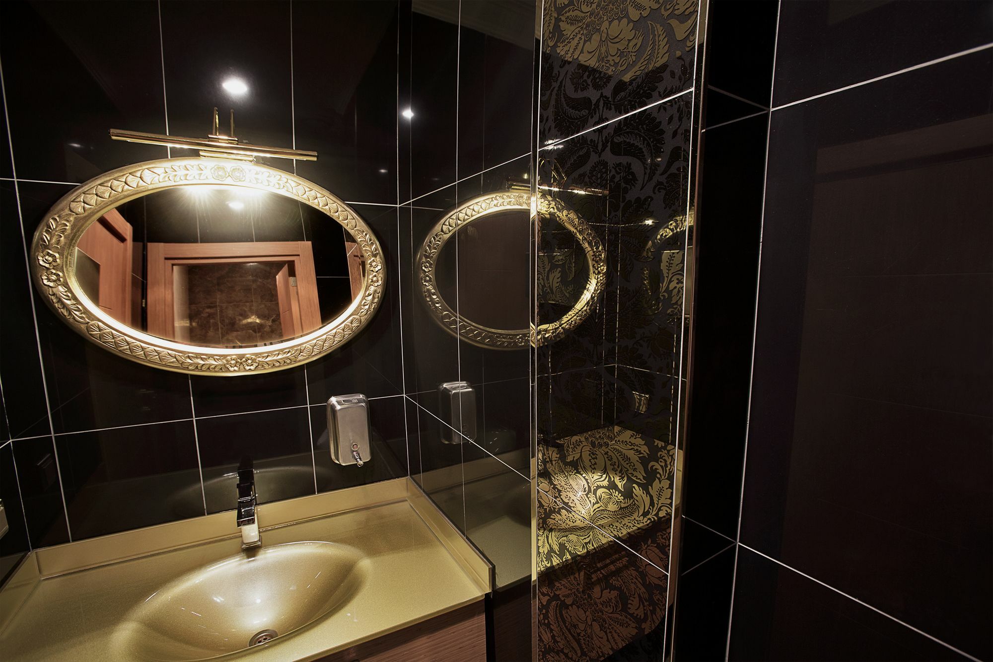 The Rise Aron Business Hotel Merter Istanboel Buitenkant foto